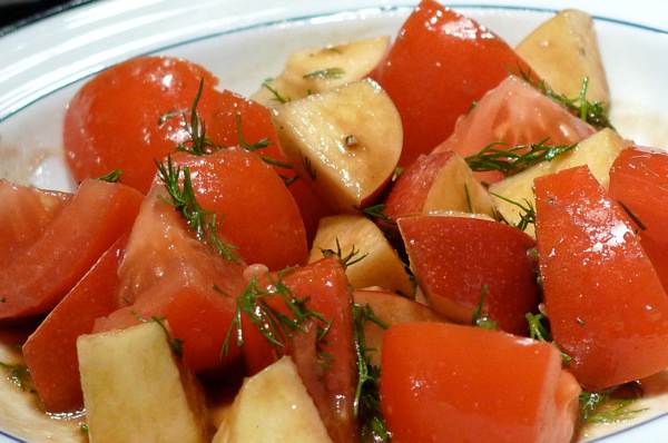 Салат яблучно-помідорний